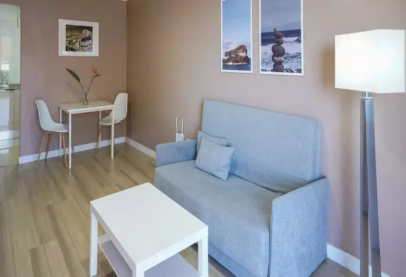 Coral La Quinta Park Suites