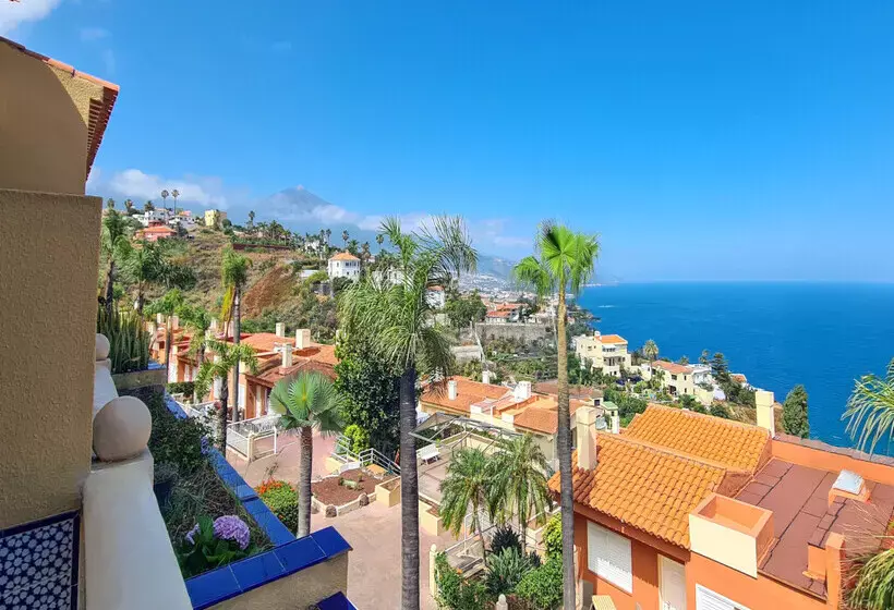 Coral La Quinta Park Suites