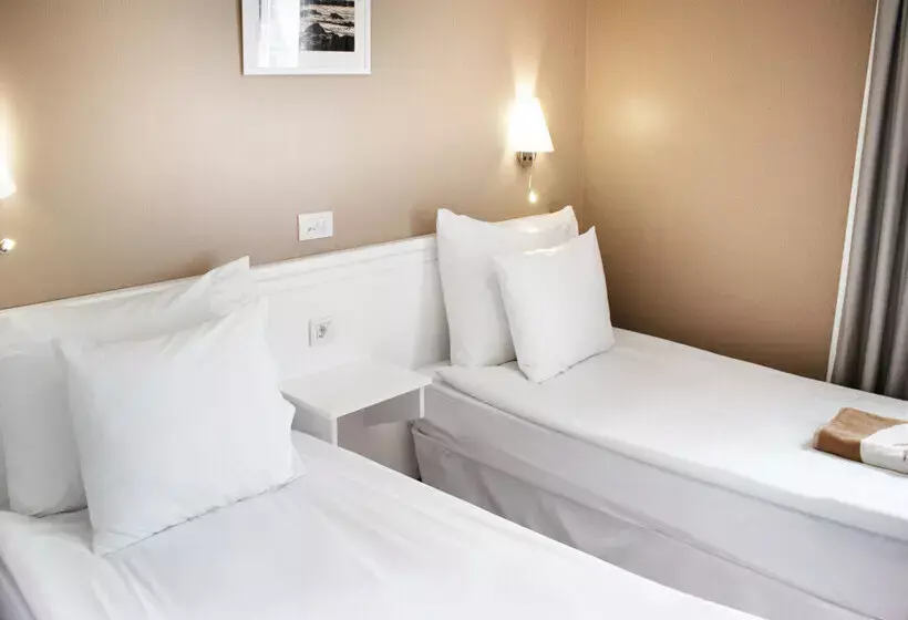 Coral La Quinta Park Suites