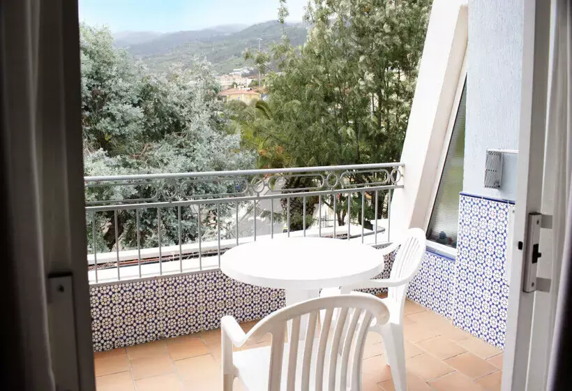 Coral La Quinta Park Suites