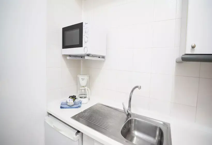 Coral La Quinta Park Suites