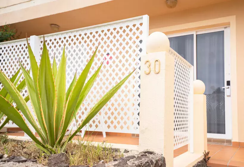 Coral La Quinta Park Suites