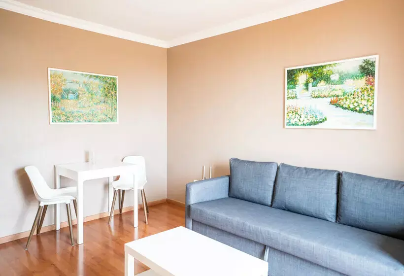 Coral La Quinta Park Suites