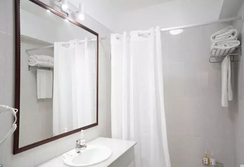 Coral La Quinta Park Suites