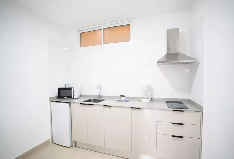 Coral La Quinta Park Suites