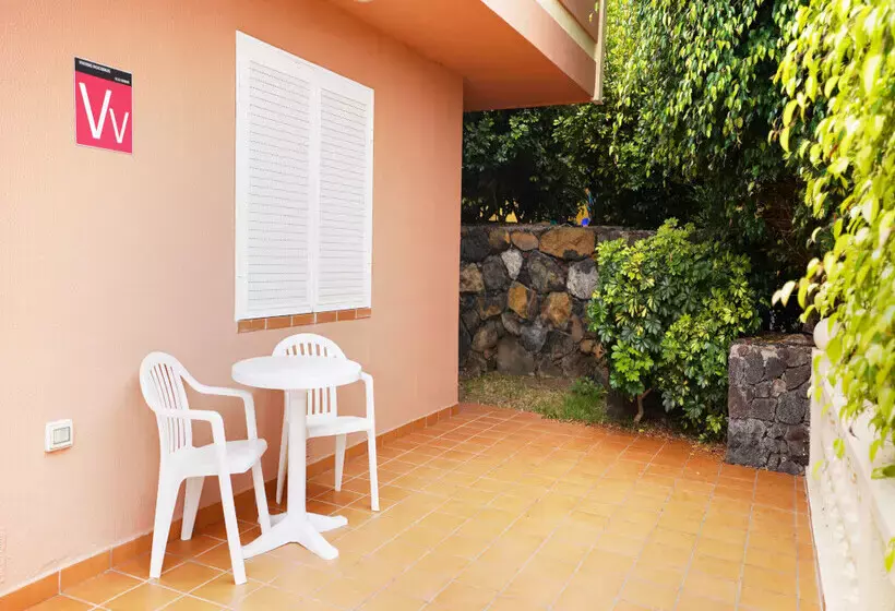 Coral La Quinta Park Suites