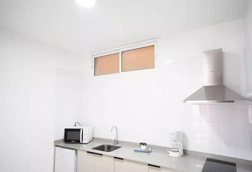 Coral La Quinta Park Suites