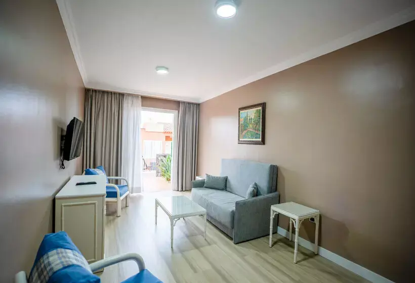 Coral La Quinta Park Suites