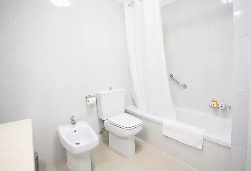 Coral La Quinta Park Suites