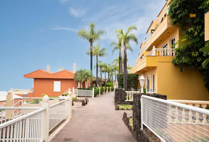 Coral La Quinta Park Suites