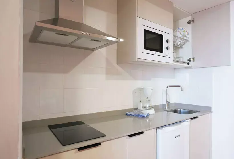 Coral La Quinta Park Suites