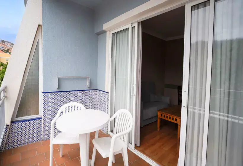 Coral La Quinta Park Suites