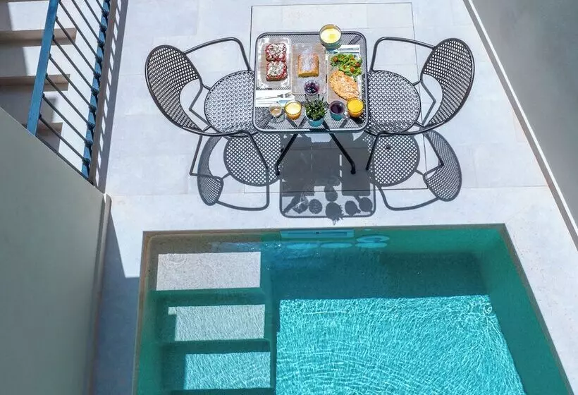 Hotelli Argostoli Essence Suites