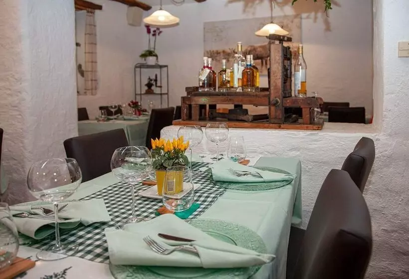 ホテル Gasthaus Alpina Salouf