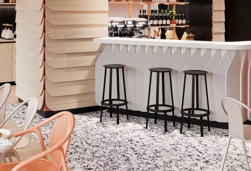 ホテル Ibis Styles Porto Vecchio