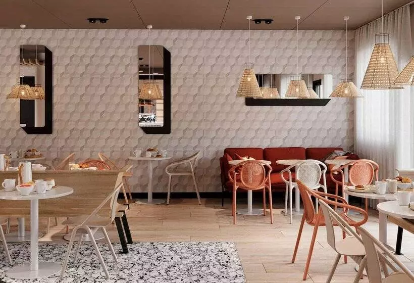 ホテル Ibis Styles Porto Vecchio