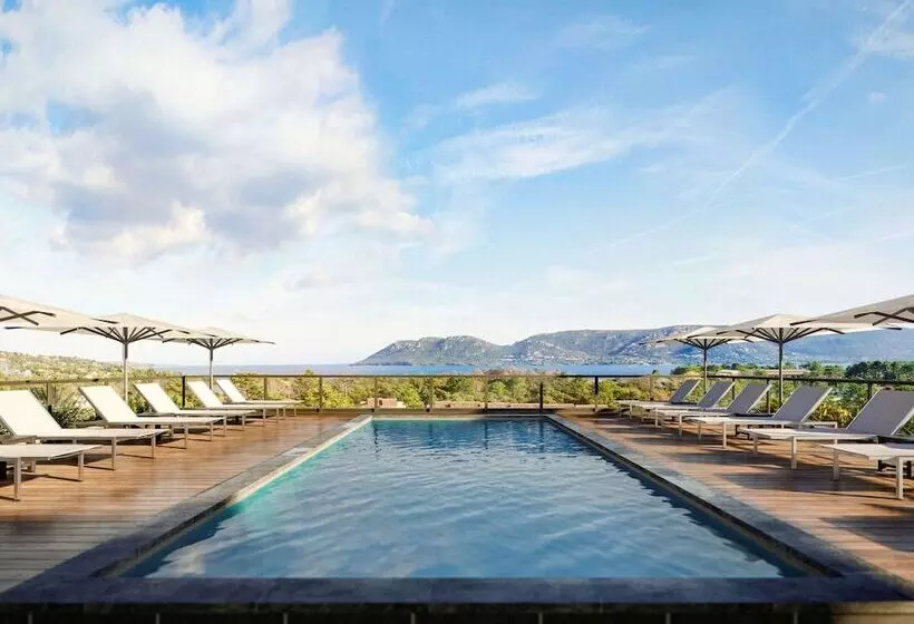 ホテル Ibis Styles Porto Vecchio