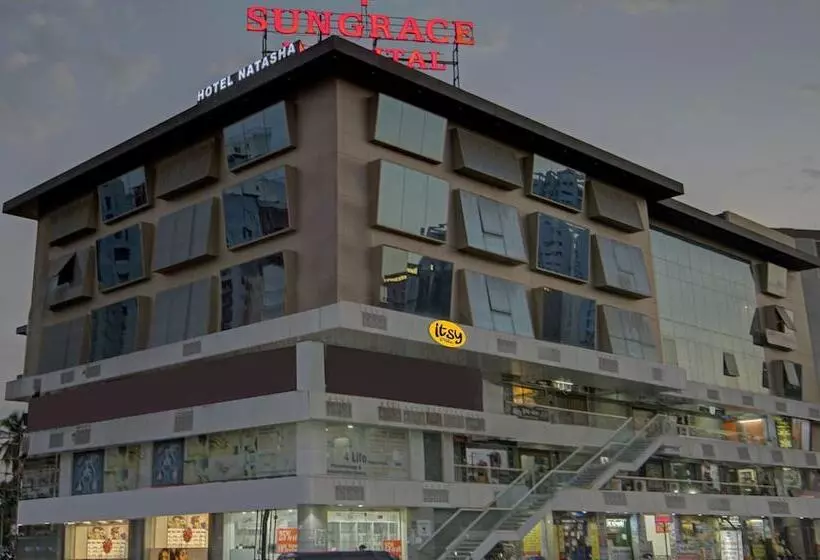 Itsy Hotels Natasha, Vesu, Surat