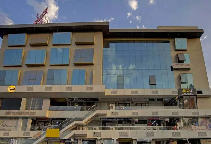 Itsy Hotels Natasha, Vesu, Surat