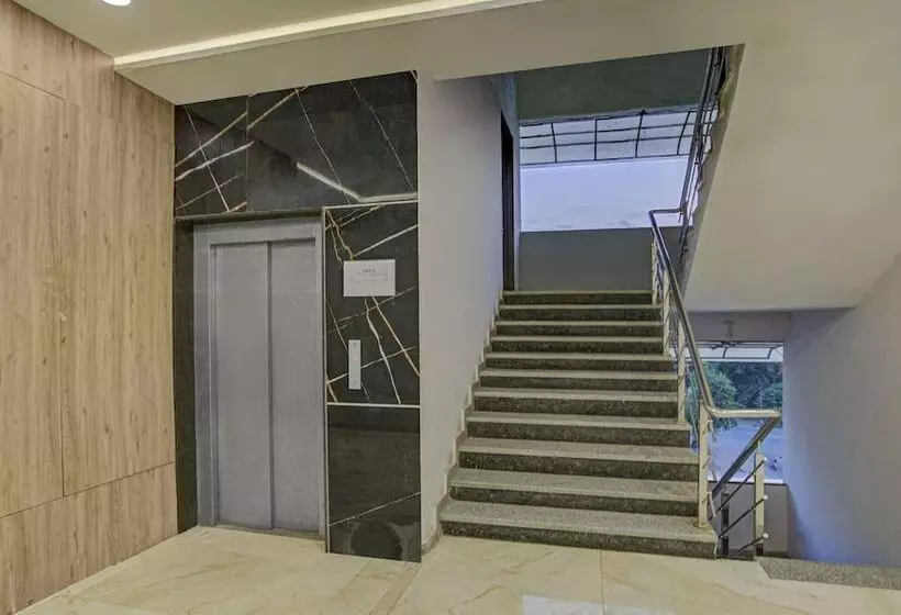 Itsy Hotels Natasha, Vesu, Surat
