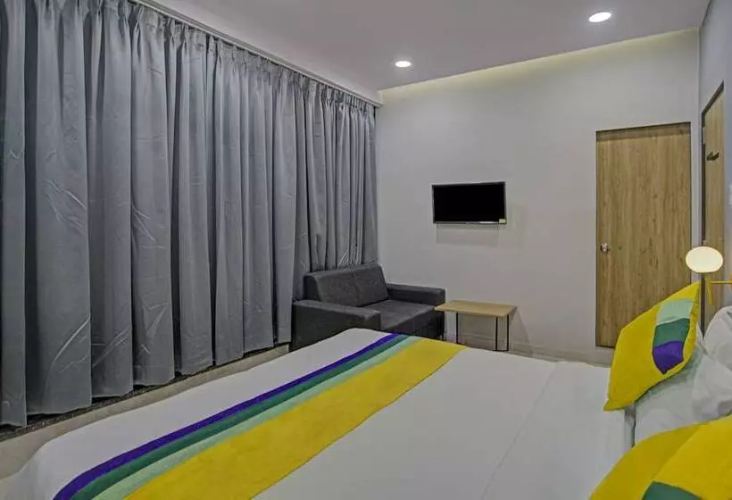 Itsy Hotels Natasha, Vesu, Surat