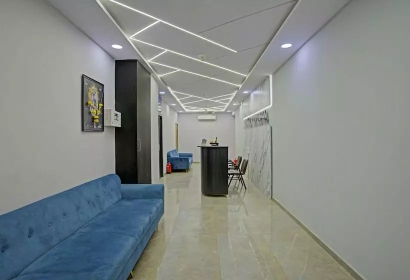 Itsy Hotels Natasha, Vesu, Surat