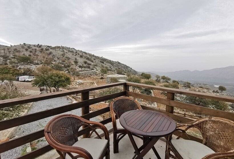 Hotel Psiloritis Retreat