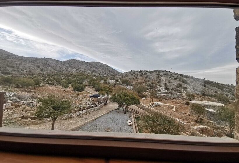 Hotel Psiloritis Retreat