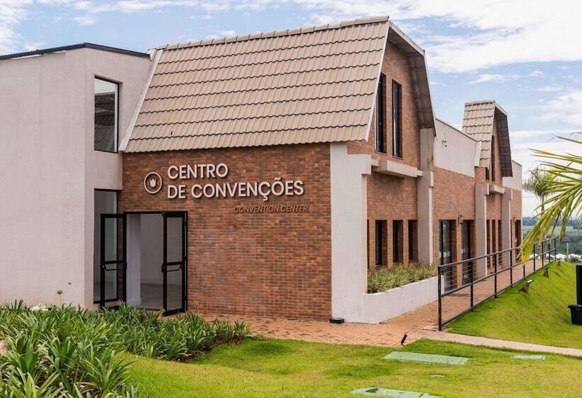 Hotel Royal Tulip Holambra