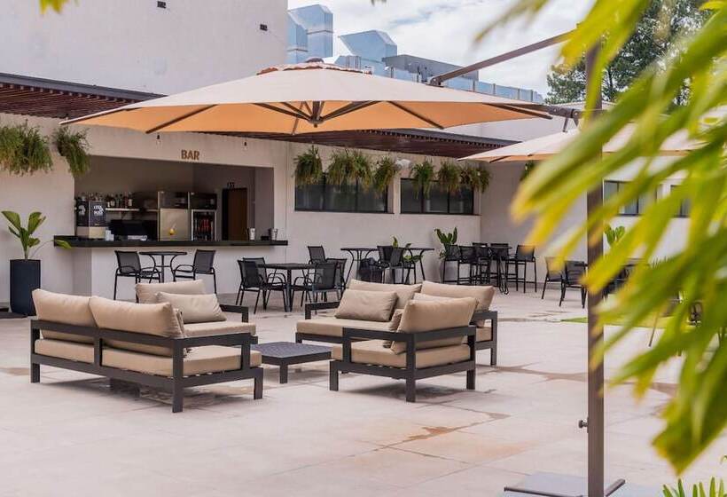 Hotel Royal Tulip Holambra