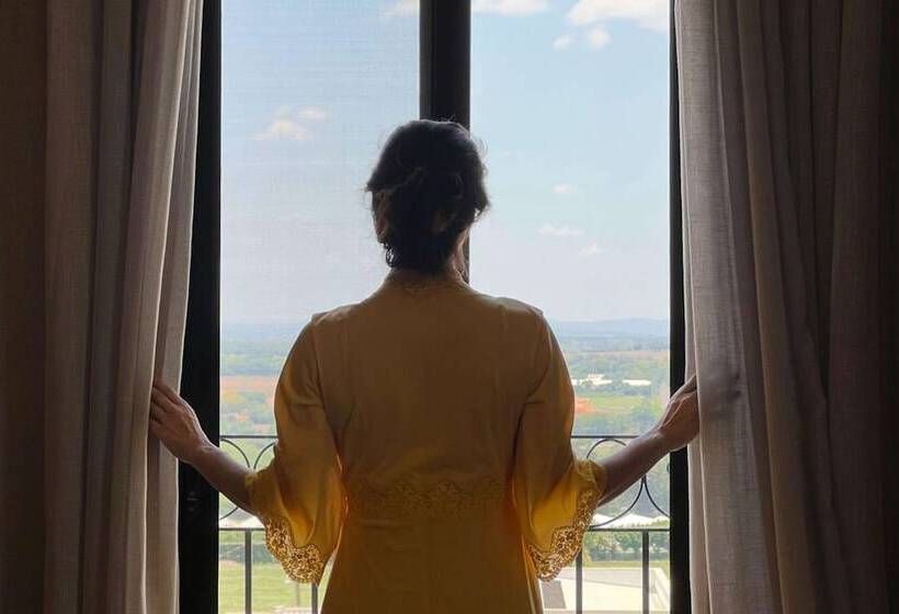 Hotel Royal Tulip Holambra