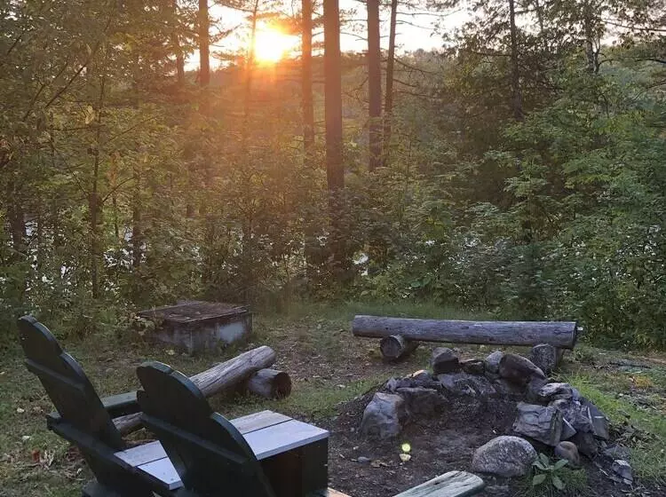 Kennebec Riverside Cabins