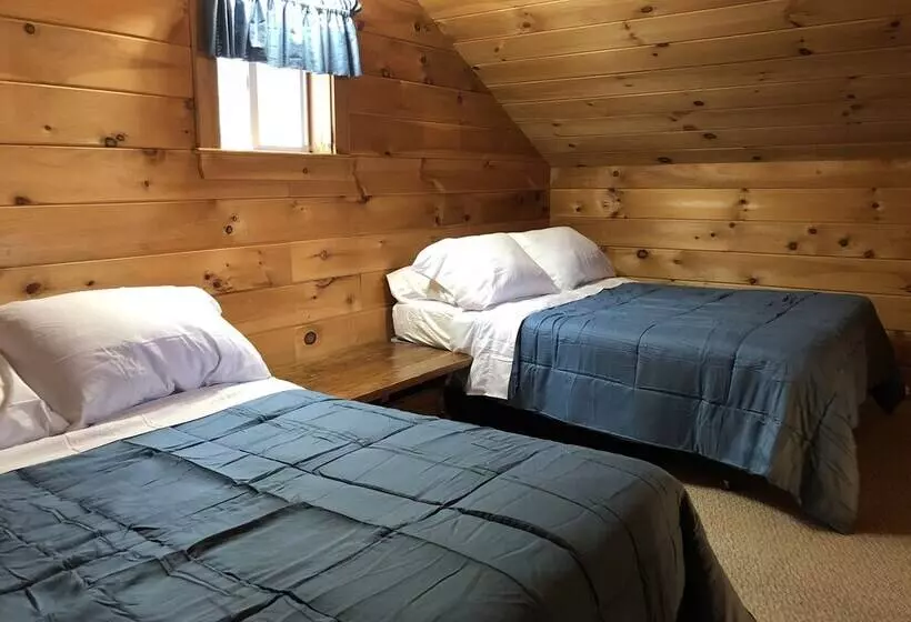 Kennebec Riverside Cabins