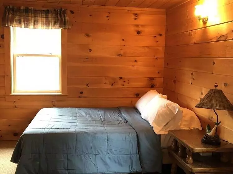 Kennebec Riverside Cabins