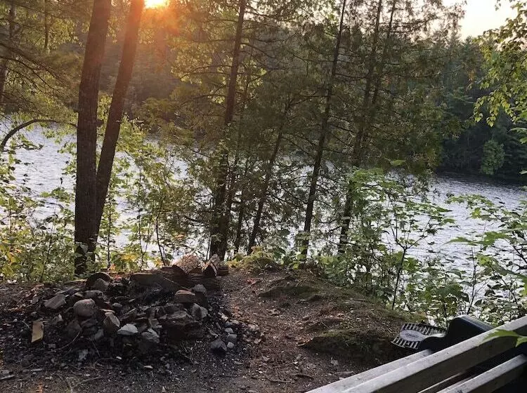 Kennebec Riverside Cabins