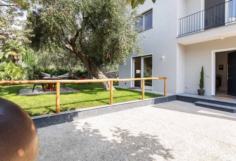 Luxury Apartment In Modern Villa Unit 1