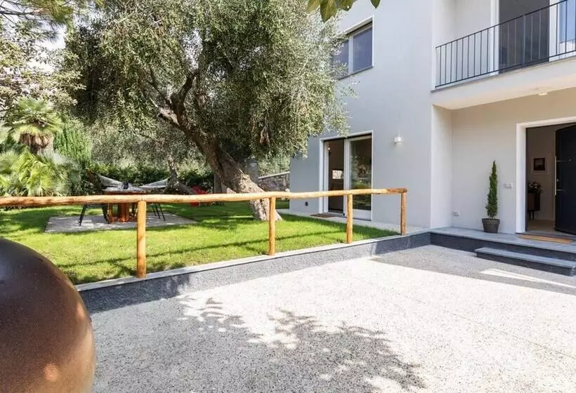 Luxury Apartment In Modern Villa Unit 1