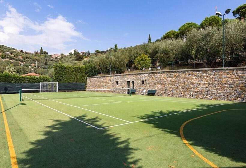 Luxury Apartment In Modern Villa Unit 1