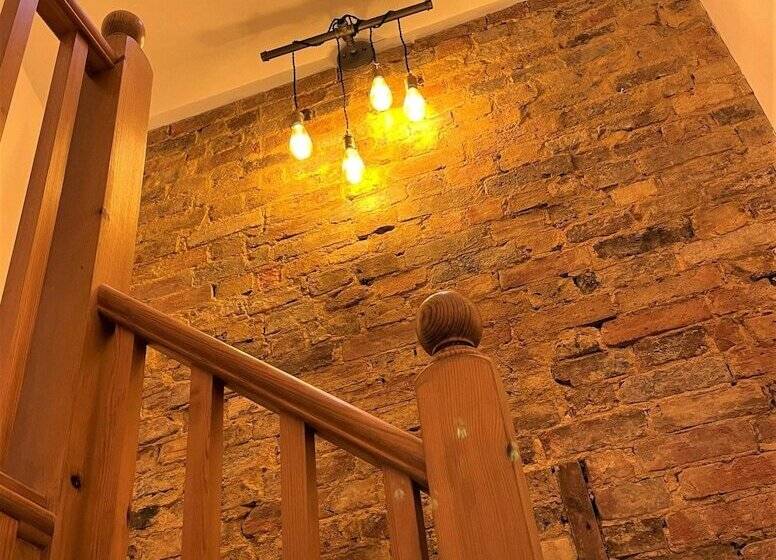 Peaceful Cottage For Two In Horsham