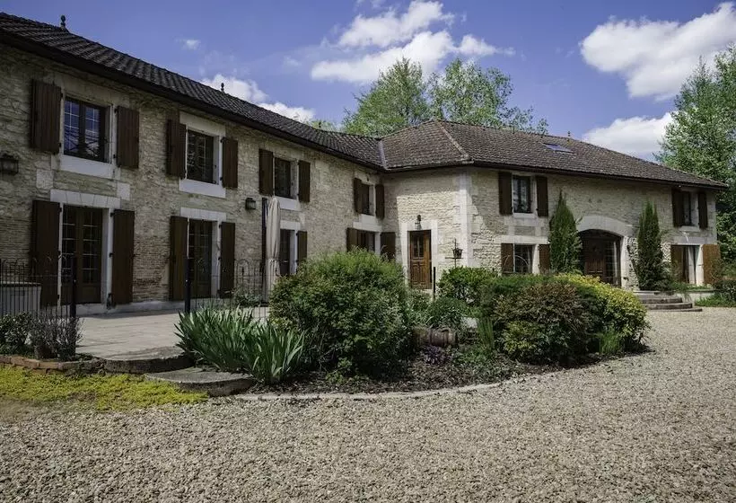 Majatalo Moulin Du Fontcourt