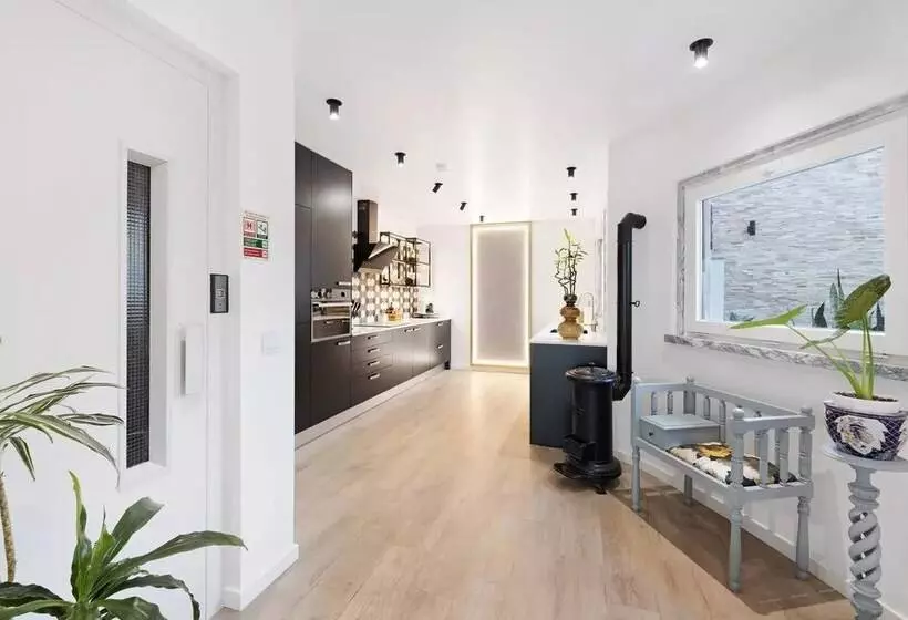 Residenssi Impeccable 4 Bed House In São Domingos De Rana