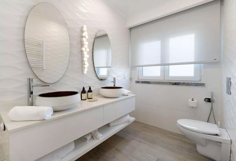 Szálló Impeccable 4 Bed House In São Domingos De Rana