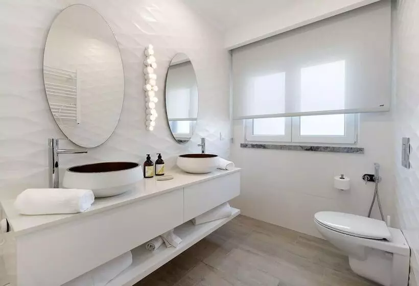 Residenssi Impeccable 4 Bed House In São Domingos De Rana