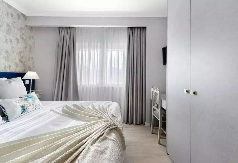 Residenssi Impeccable 4 Bed House In São Domingos De Rana