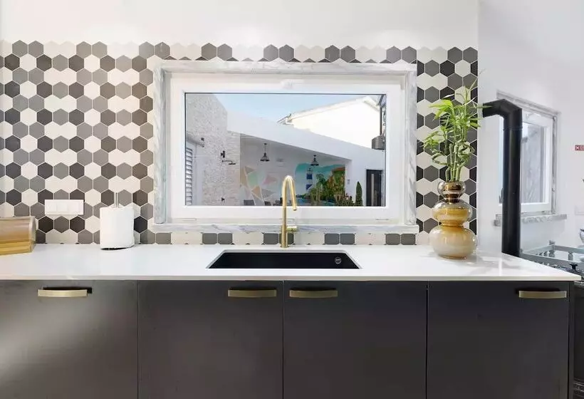 Residenssi Impeccable 4 Bed House In São Domingos De Rana