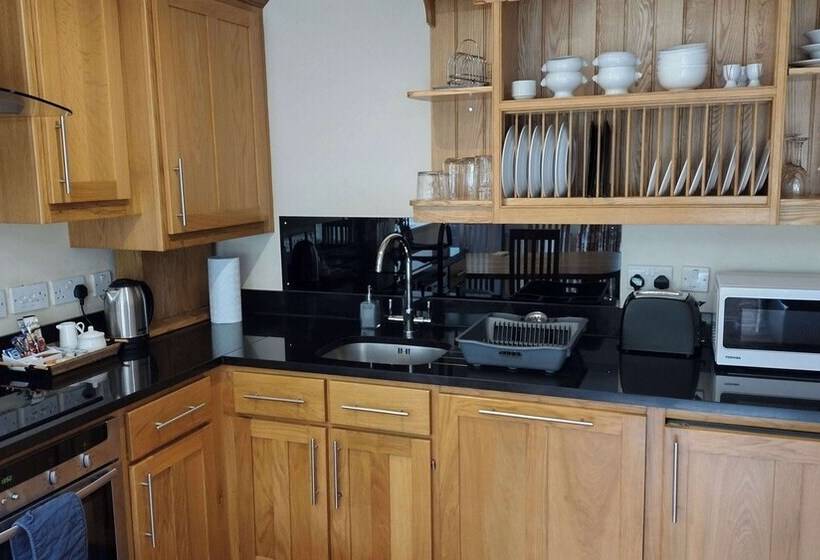 Shieling Cottage At Lovelady Shield