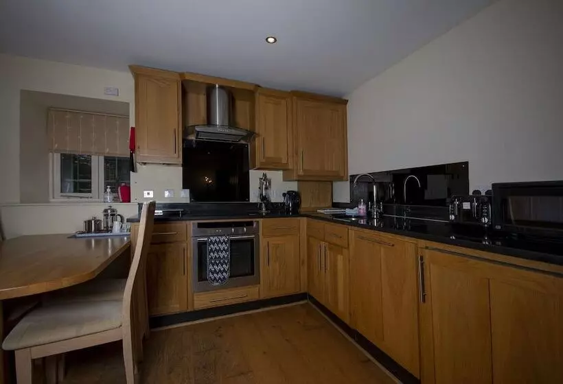 Shieling Cottage At Lovelady Shield