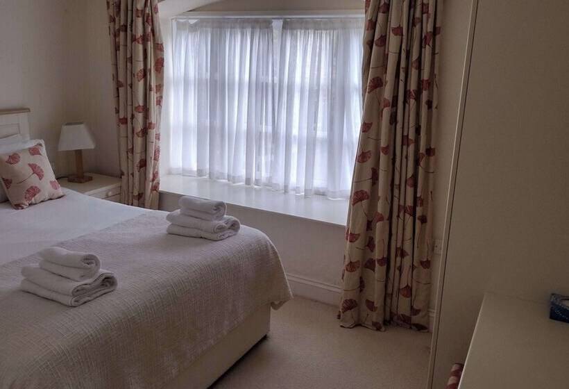 Shieling Cottage At Lovelady Shield