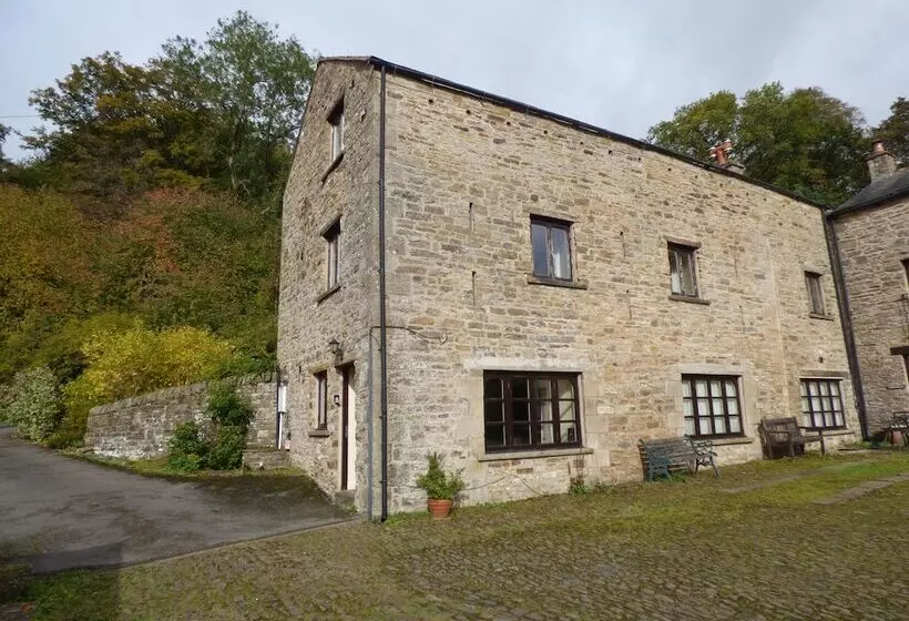 Shieling Cottage At Lovelady Shield