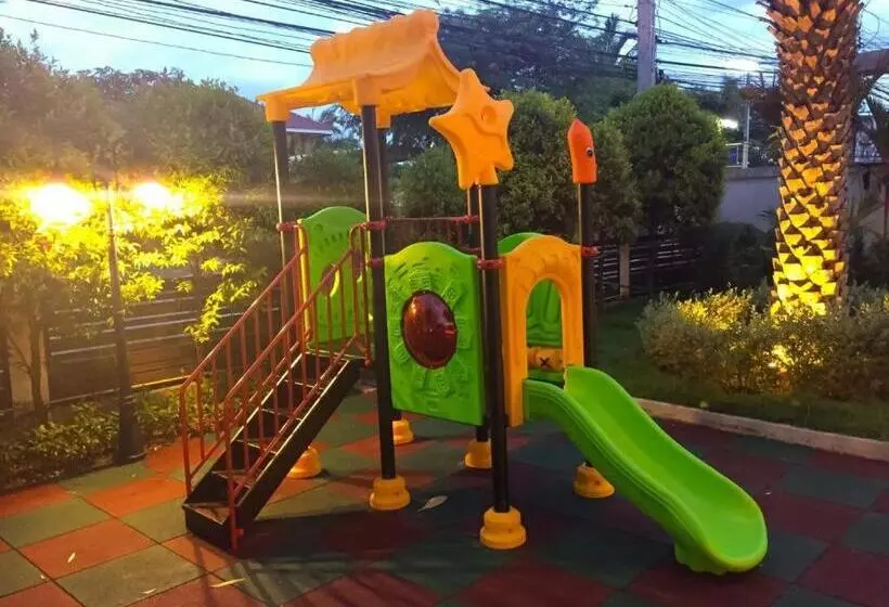 Hotelli Home Place  Lopburi